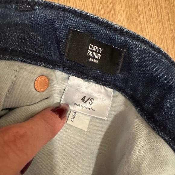 Women's Blue Jeans - Picture 5 of 5